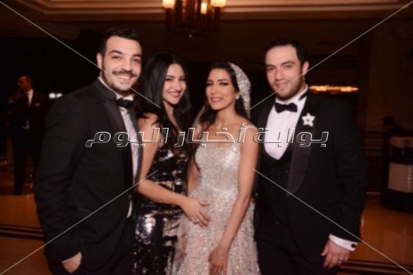 مصطفى حجاج يُشعل زفاف «بحري ودينا»