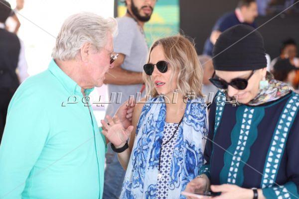 حسين فهمي وشيرين رضا ووالي في نصف نهائي بطولة «البولو بيتش»