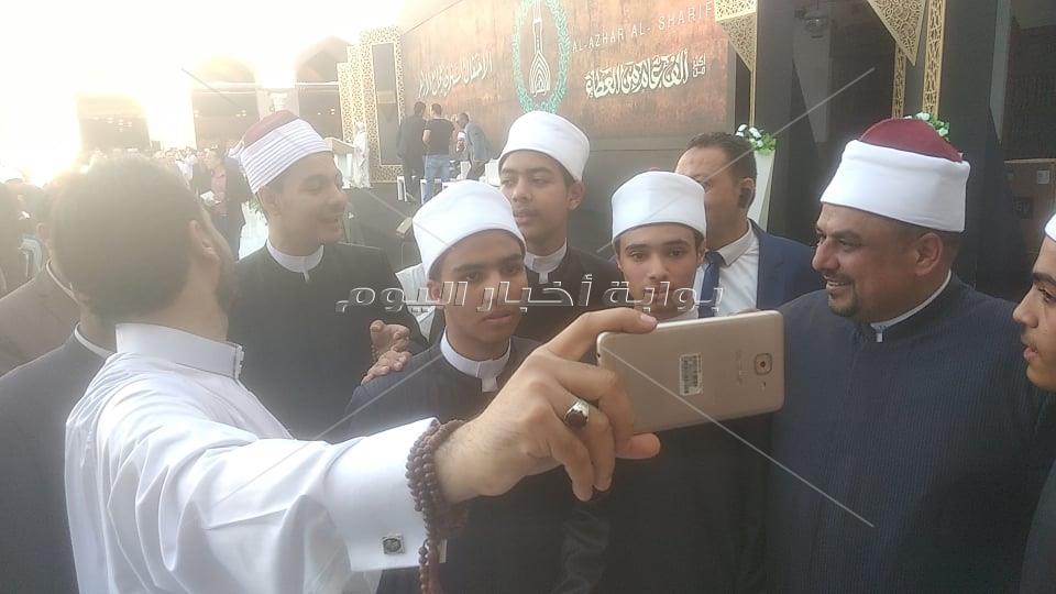 إنشاد ديني «سيلفي» مع «المالكي» في ذكرى مرور 