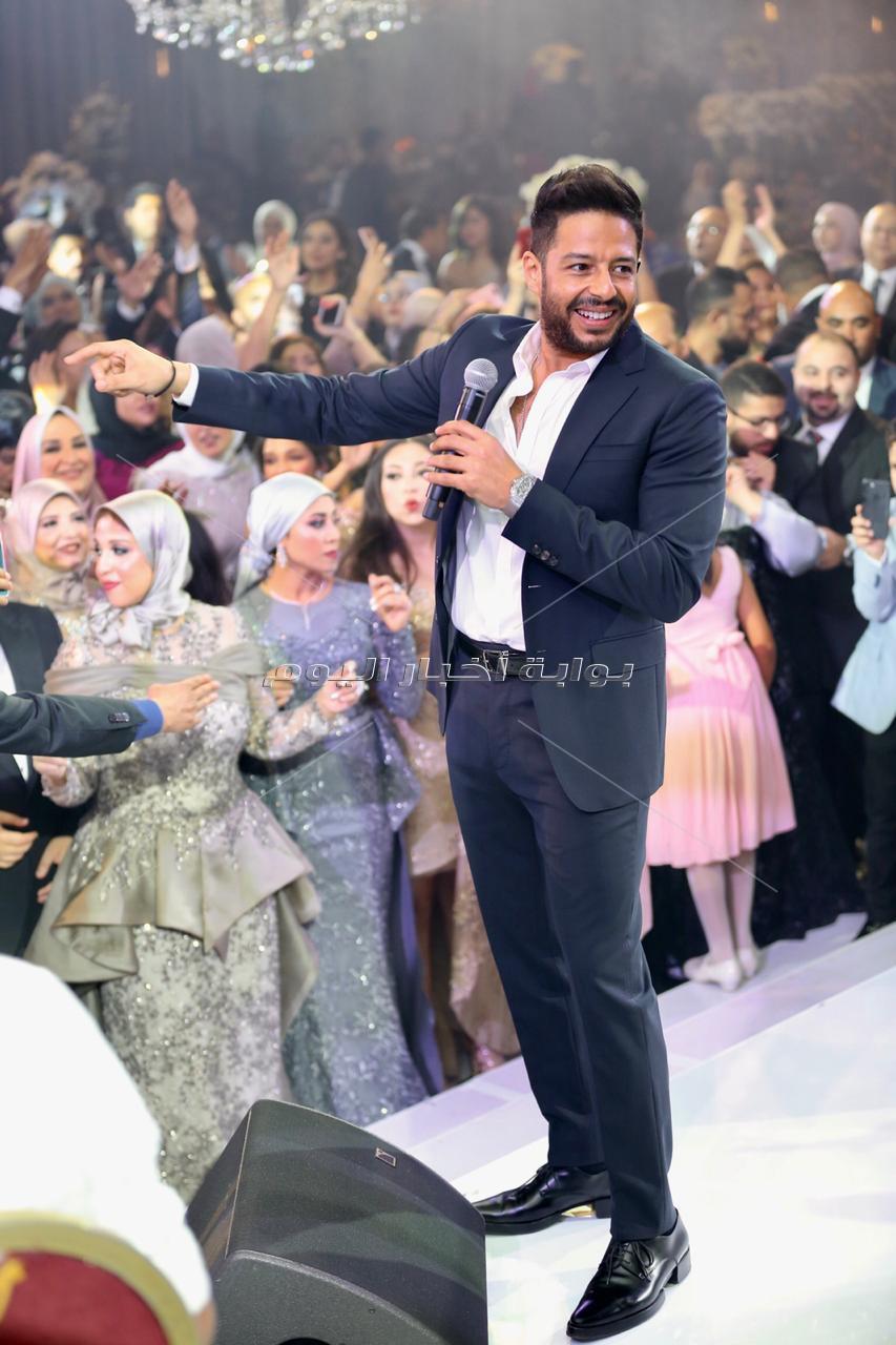 حماقي يتألق في زفاف «الأمين ونسمة»