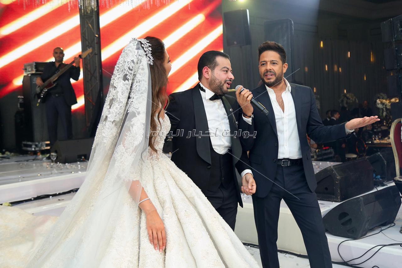 حماقي يتألق في زفاف «الأمين ونسمة»