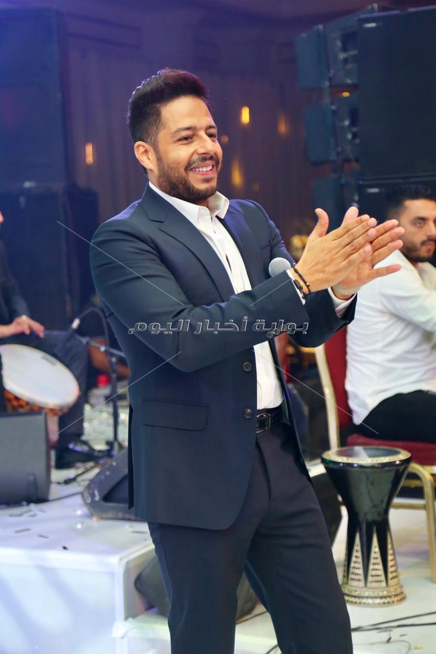 حماقي يتألق في زفاف «الأمين ونسمة»