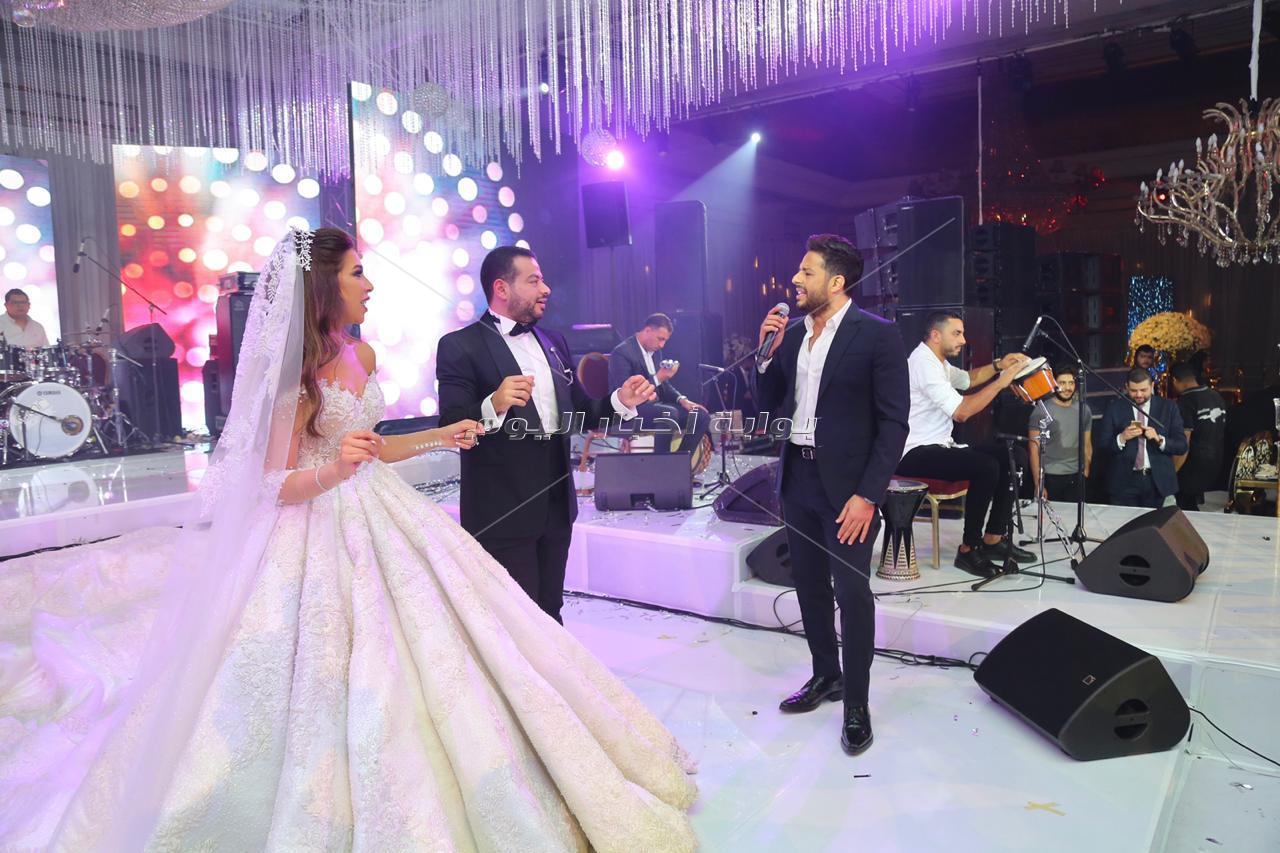 حماقي يتألق في زفاف «الأمين ونسمة»