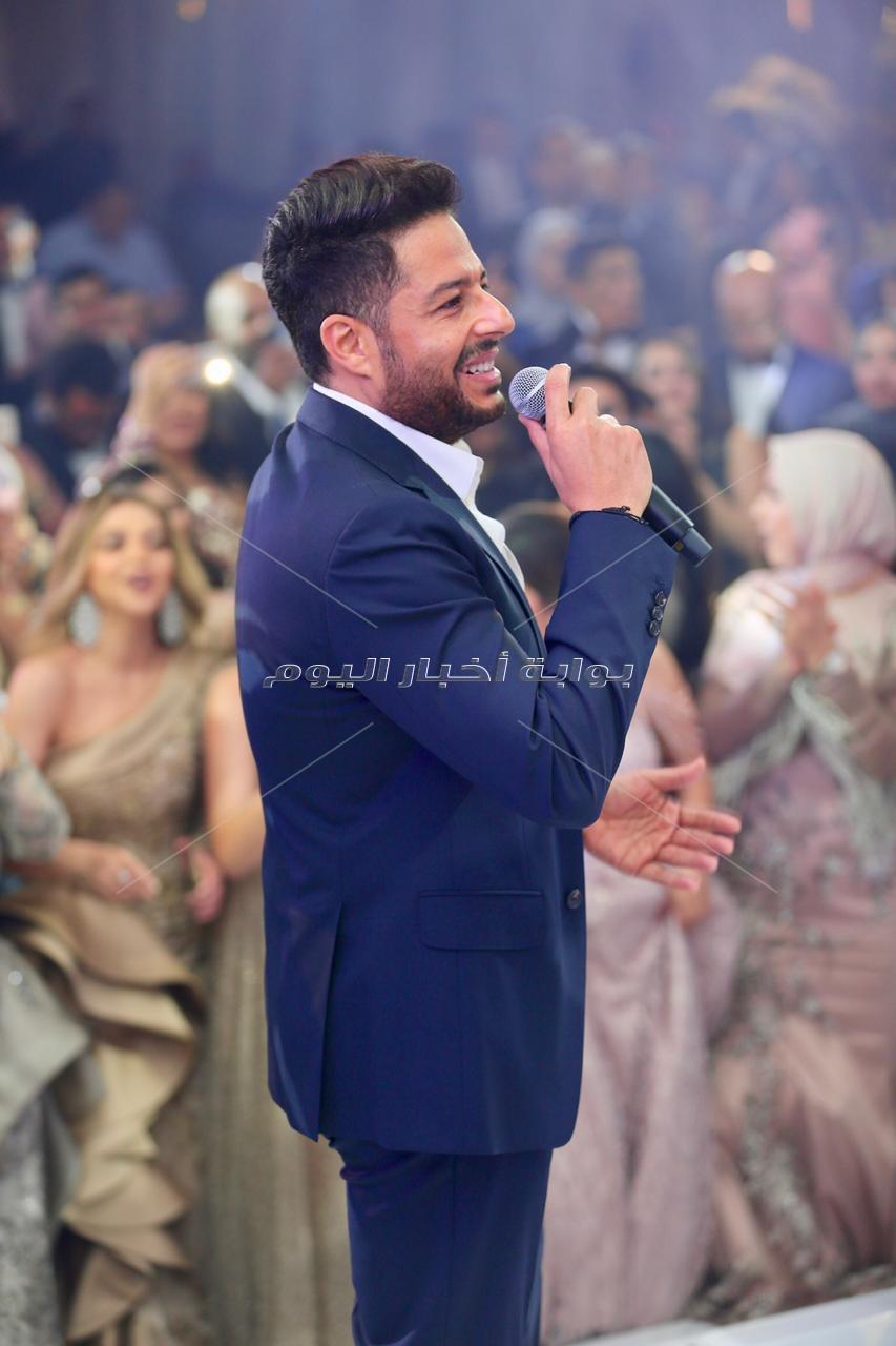 حماقي يتألق في زفاف «الأمين ونسمة»