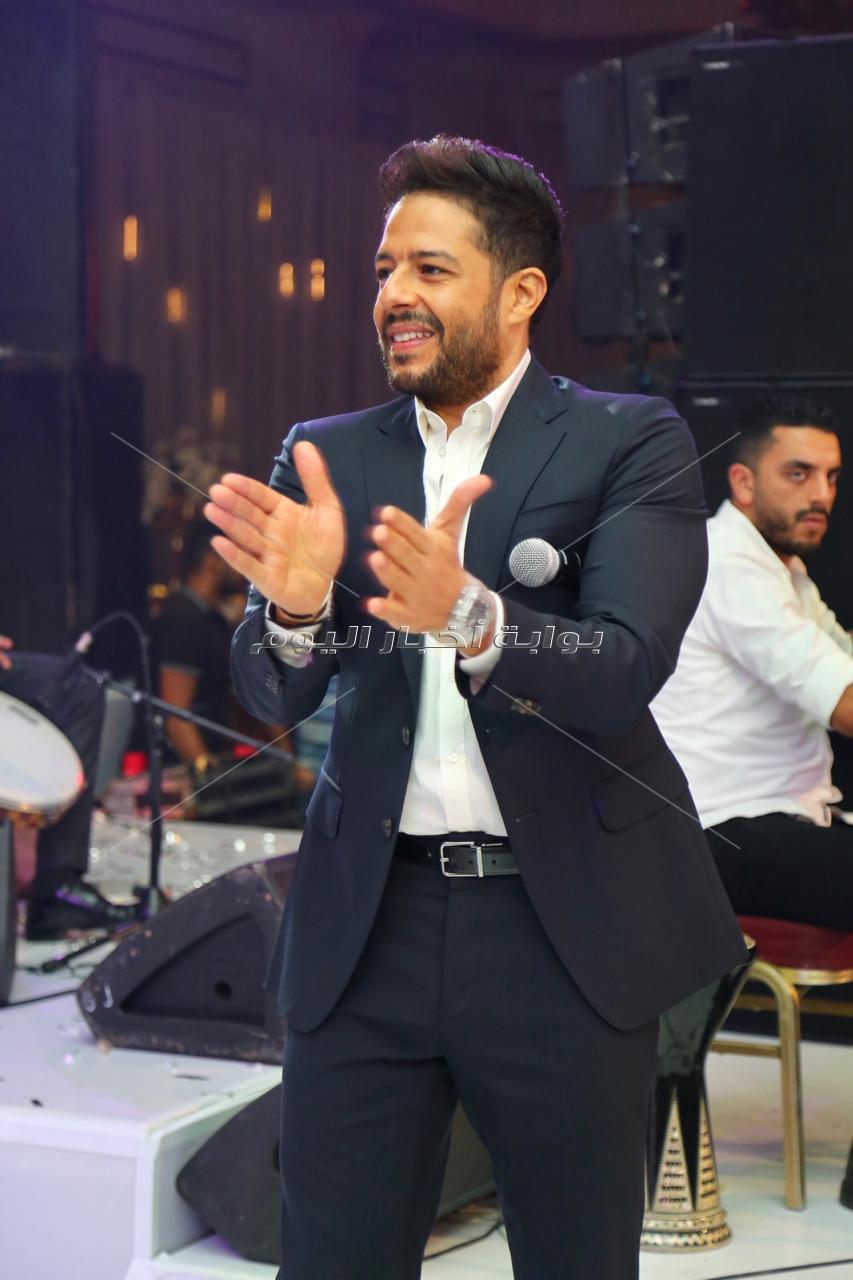 حماقي يتألق في زفاف «الأمين ونسمة»