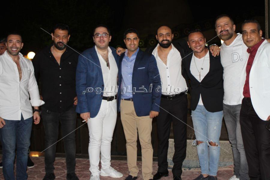 صور..الفنان عمرو عبد العزيز يحتفل بعقد قران شقيقتة بحضور الفنانين