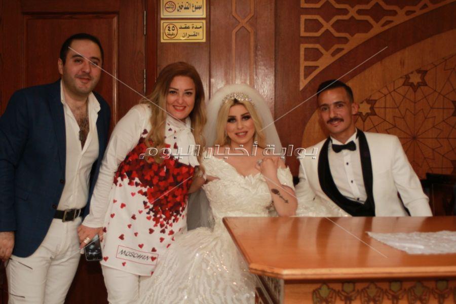 صور..الفنان عمرو عبد العزيز يحتفل بعقد قران شقيقتة بحضور الفنانين