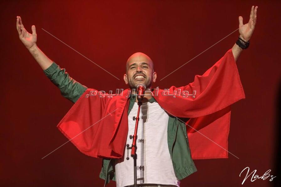 "أبو" يتألق في موازين ويخطف الجمهور بلقطة رومانسية