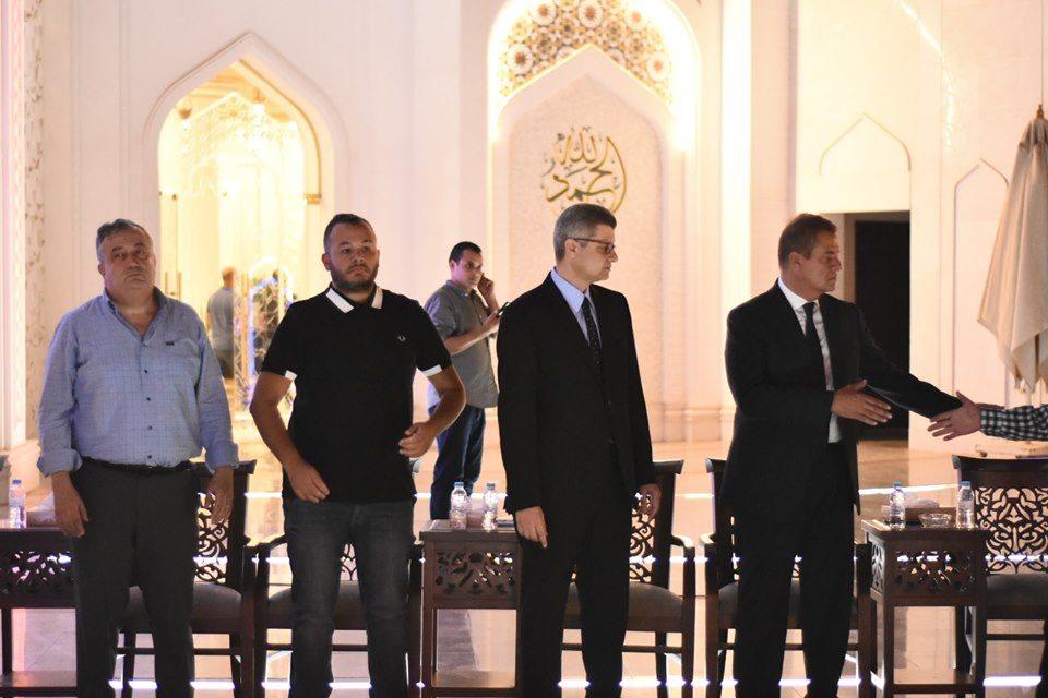 الهضبة ودينا الشربيني وإلهام شاهين ولطفي في عزاء والد حمادة إسماعيل