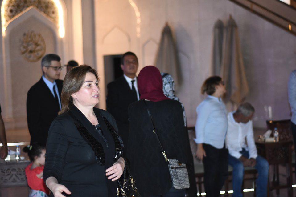 الهضبة ودينا الشربيني وإلهام شاهين ولطفي في عزاء والد حمادة إسماعيل