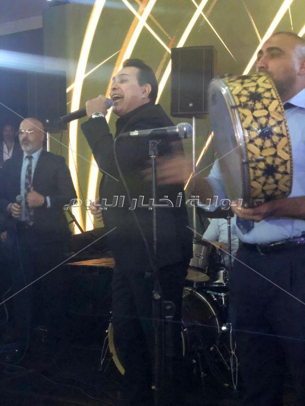 حكيم وشيبة والليثي وصافينار يُشعلون زفاف «جهاد ويسرا»