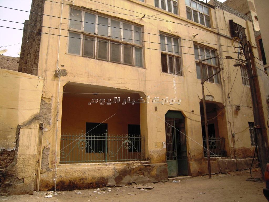 أسرة العقاد رفضت عرض " موزة " لشراء البيت بعشرة مليون جنيه