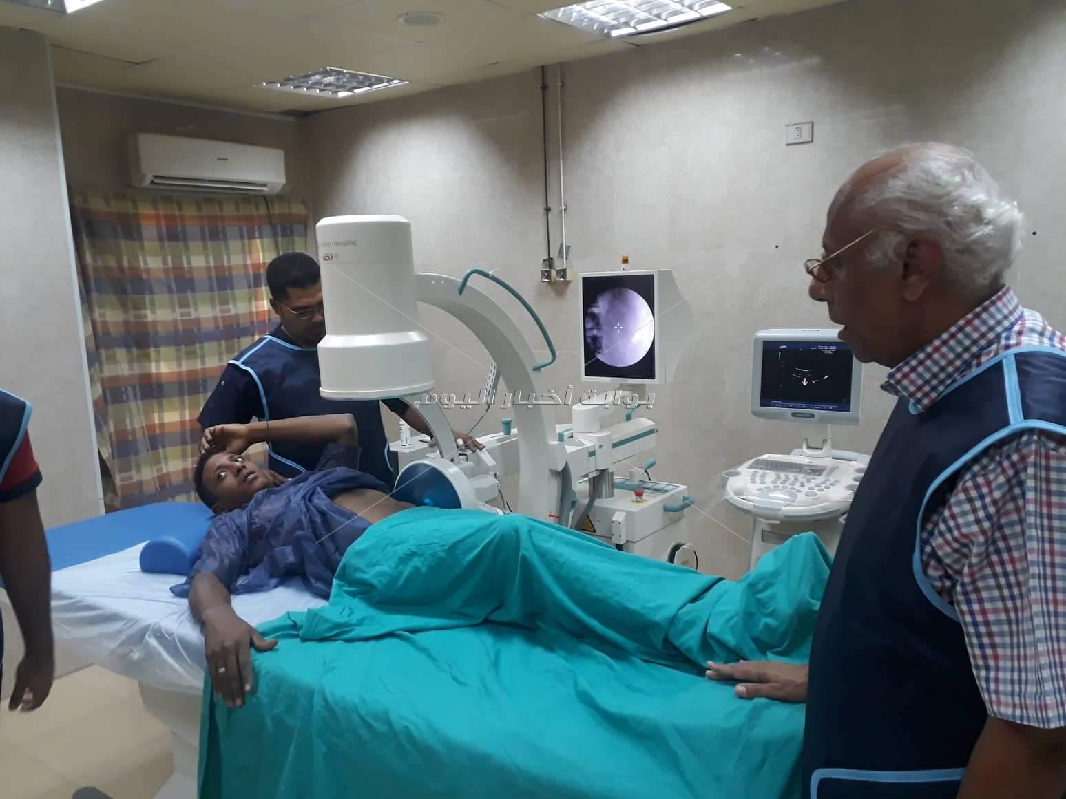 شفاء 26 مريضا بعد تفتيت وإزالة حصوات الكلي لديهم بمستشفي طور سيناء العام