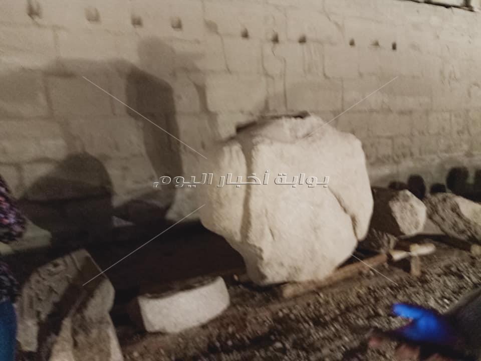 تمثالي اوزيريين للملك رمسيس الثاتي قبل الترميم