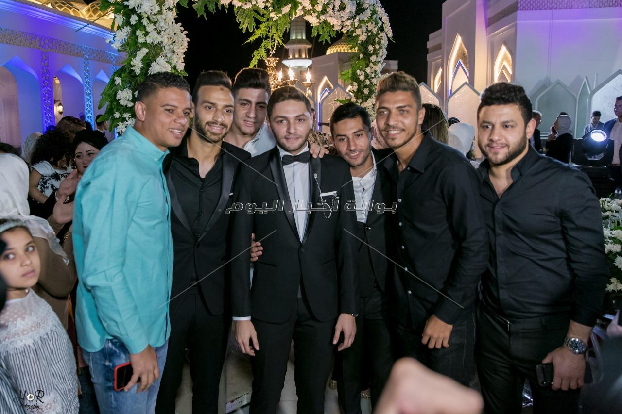 الخطيب ونجوم الأهلي يحتفلون بزفاف كريم نيدفيد