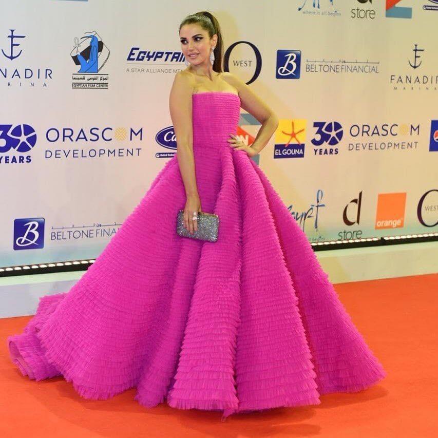مصممة أزياء: أزياء مهرجان الجونة 2019 مواكبة لموضة هذا العام