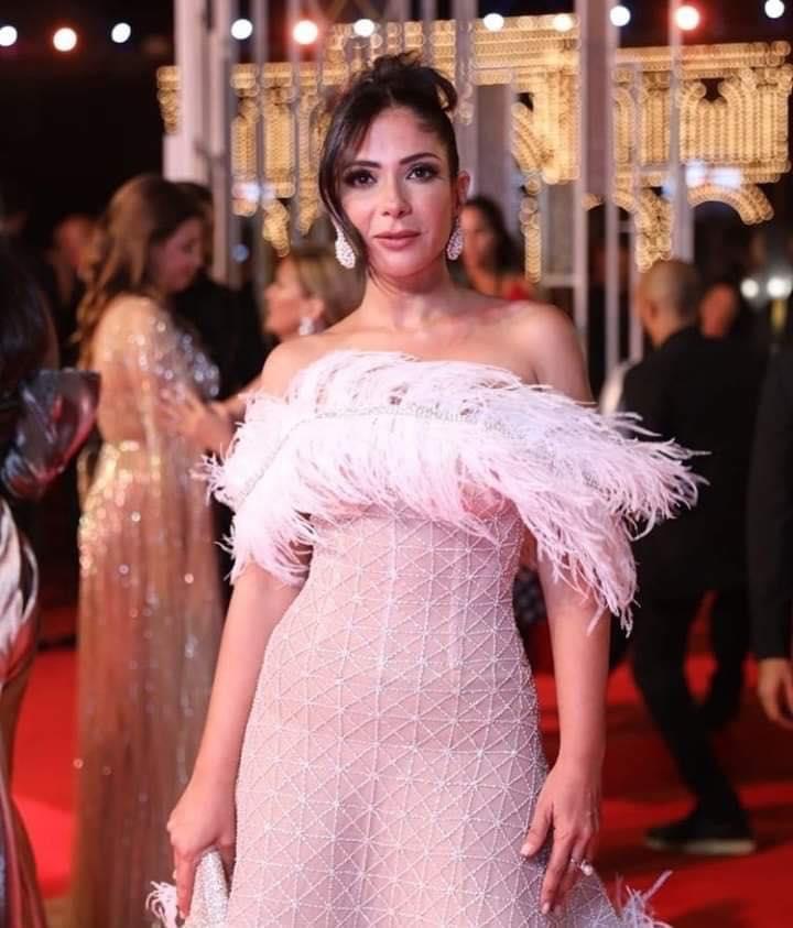 مصممة أزياء: أزياء مهرجان الجونة 2019 مواكبة لموضة هذا العام
