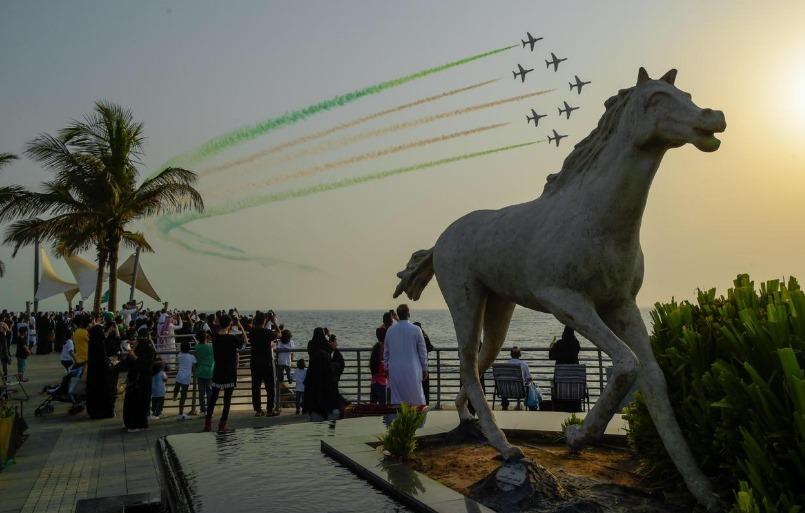 اليوم الوطني الـ89| بالصور .. «الصقور السعودية» تزين سماء المملكة 