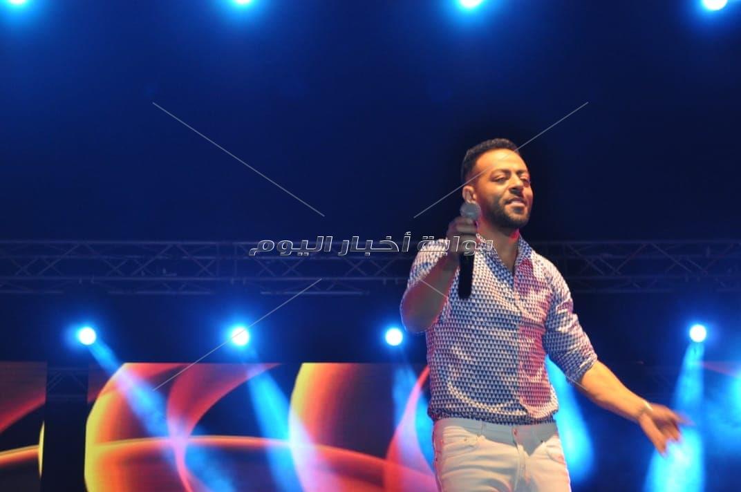 تامر عاشور يتألق بحفل نادي الرواد 