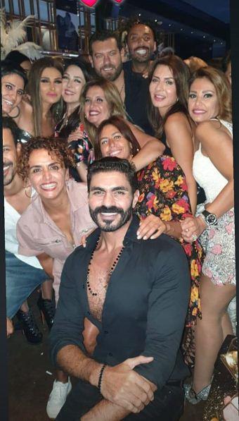 النجوم يحتفلون بعيد ميلاد عمرو دياب