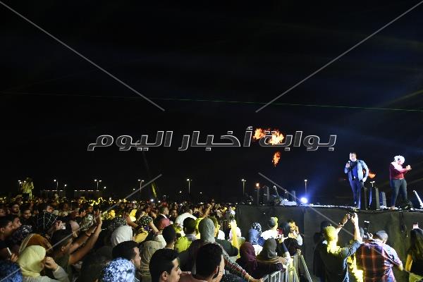 عدوية يتألق في ثالث فقرات حفل الجامعة المصرية الصينية