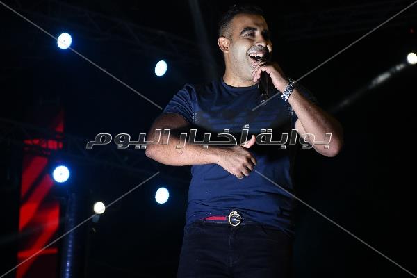 عدوية يتألق في ثالث فقرات حفل الجامعة المصرية الصينية