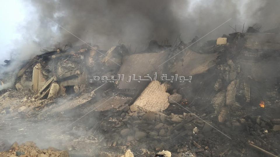 ننشر صورا من داخل «مصنع قليوب» المحترق بعد السيطرة على النيران 