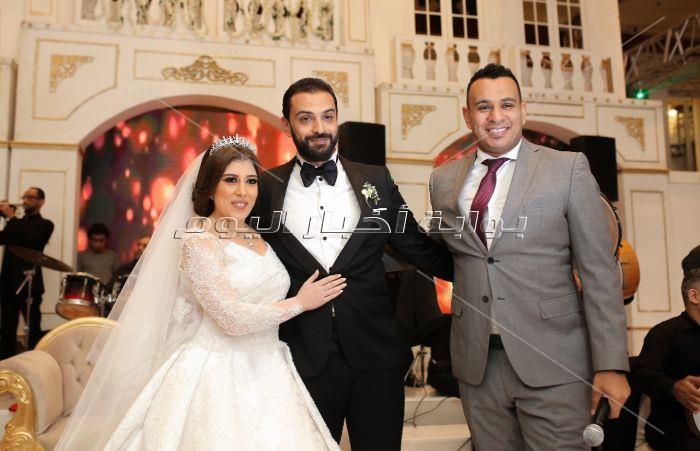 هشام عباس والليثي ودينا نجوم زفاف «محمود وزينب»