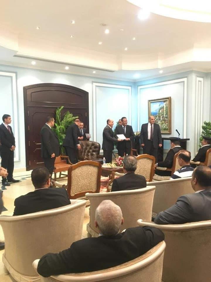 بالصور وزير الطيران المدنى يكرم رجال الخدمات الأرضية لأبنائه العاملين بمطار شرم الشيخ