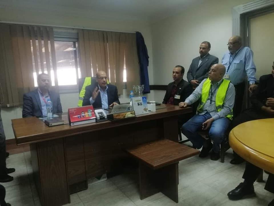 بالصور وزير الطيران المدنى يكرم رجال الخدمات الأرضية لأبنائه العاملين بمطار شرم الشيخ