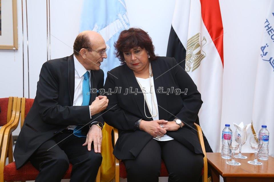 أجواء كرنفالية ولمسة وفاء في افتتاح مهرجان الإسكندرية للمسرح العربي