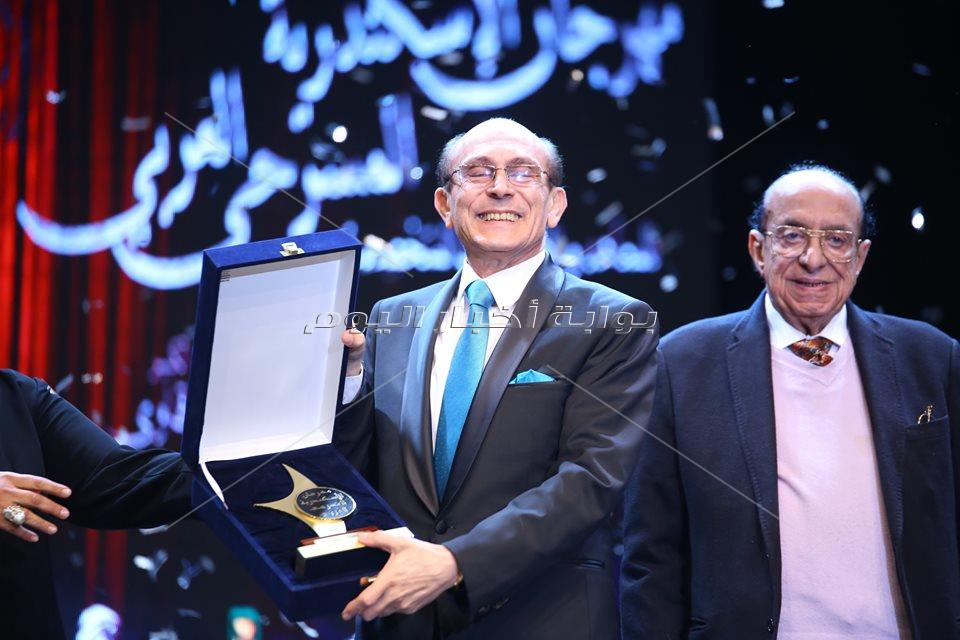 أجواء كرنفالية ولمسة وفاء في افتتاح مهرجان الإسكندرية للمسرح العربي