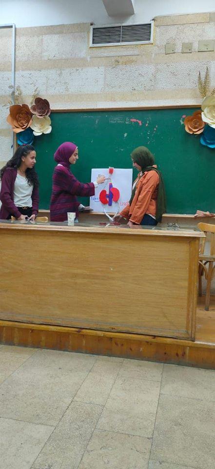“يوم الكيمياء الحيوية للمواهب العلمية" بصيدلة عين شمس