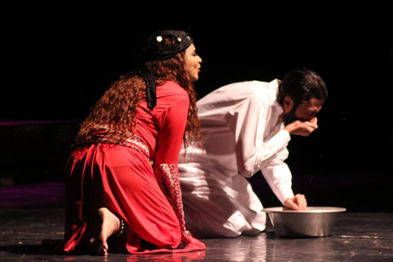 بالصور.. حضور جماهيري كبير ل "جبر الخواطر" في ثالث أيام "الإسكندرية المسرحى العربي"