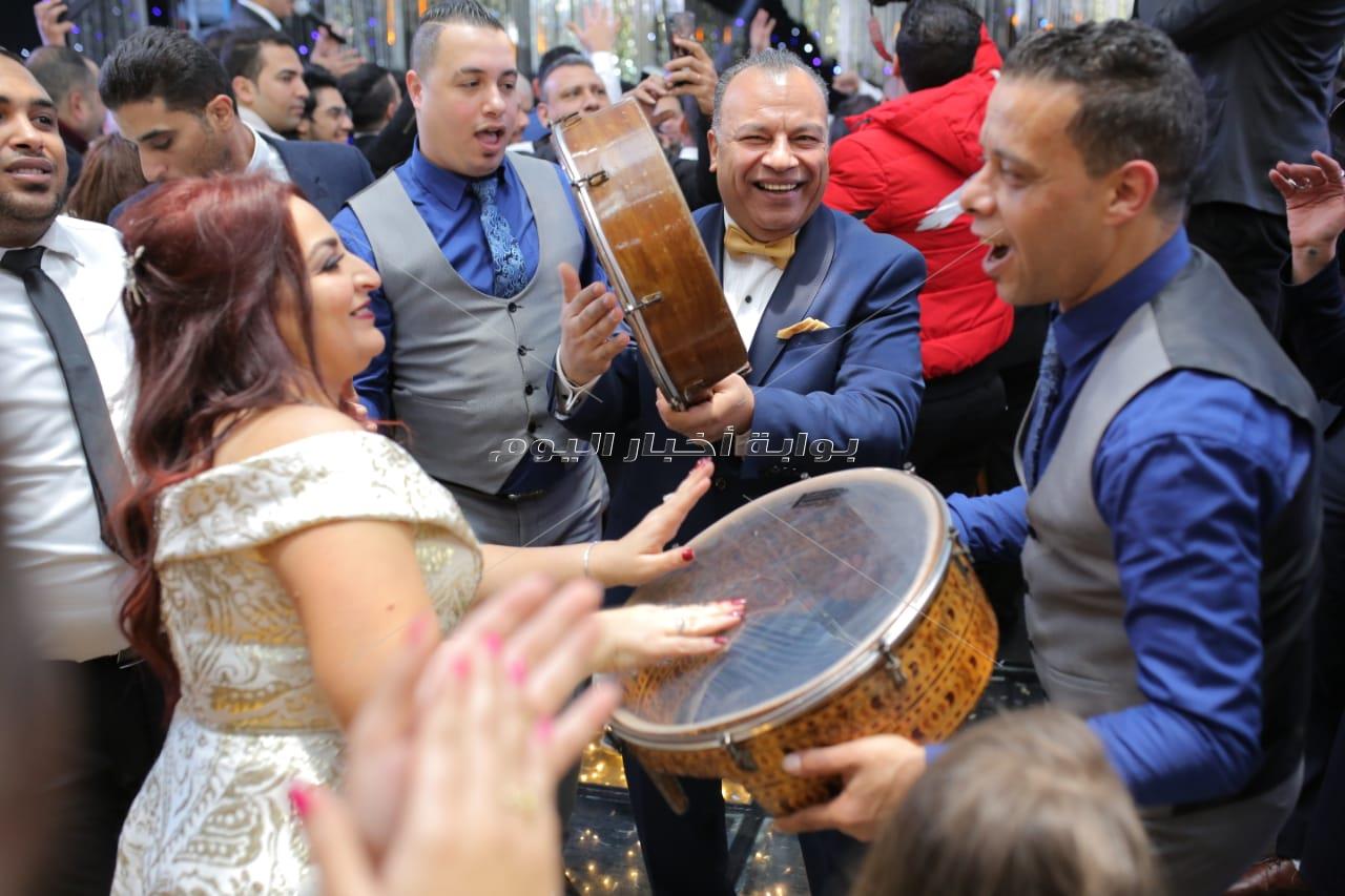 الليثي ودينا يشعلان زفاف «مينا وناردين» بحضور مشاهير الإسكندرية