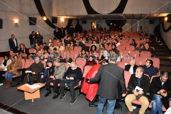  محمود حميدة وصناع مهرجان الأقصر يحتفلون بعيد ميلاد يوسف شاهين