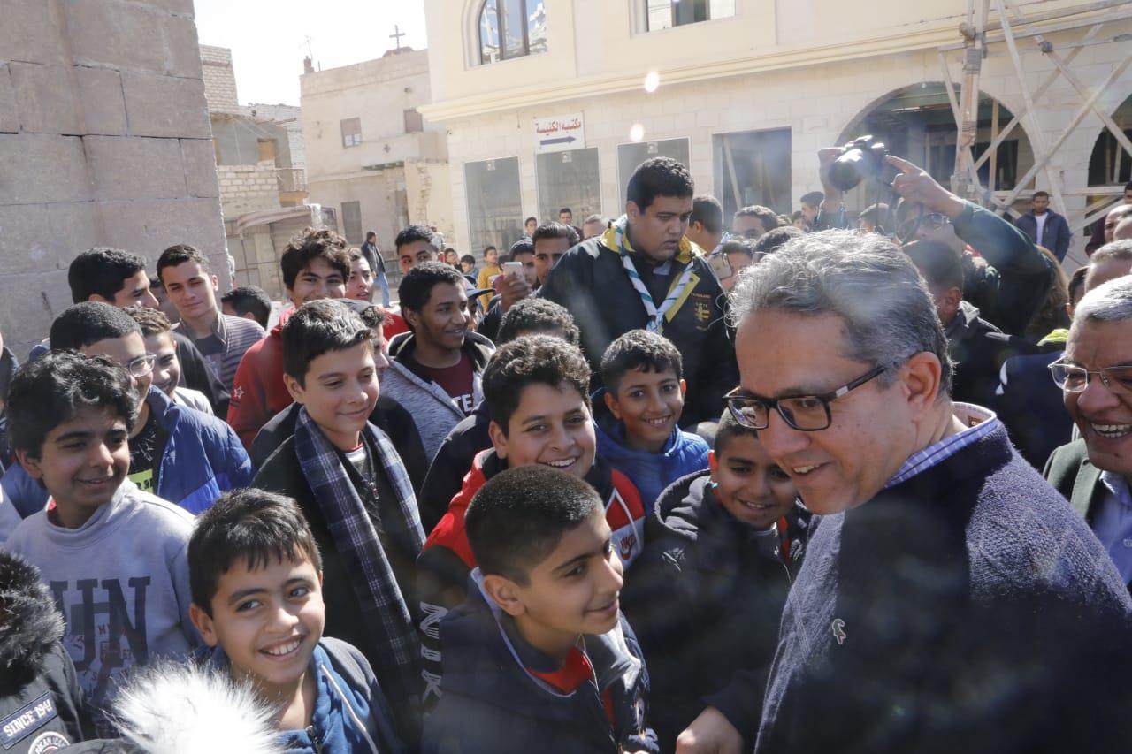 تفاصيل زيارة وزير السياحة و الاثار د. خالد الغناني في المنيا 