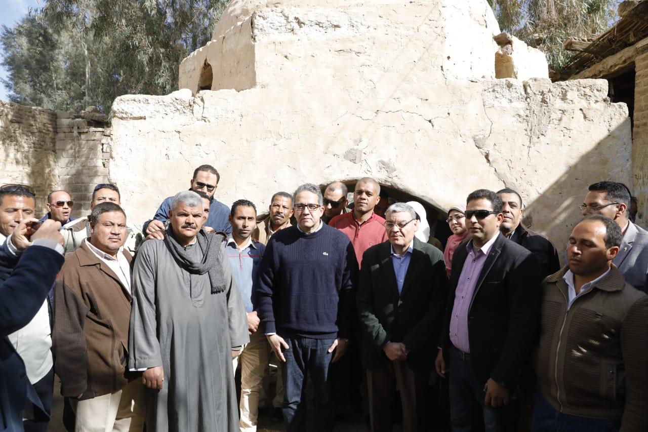 تفاصيل زيارة وزير السياحة و الاثار د. خالد الغناني في المنيا 