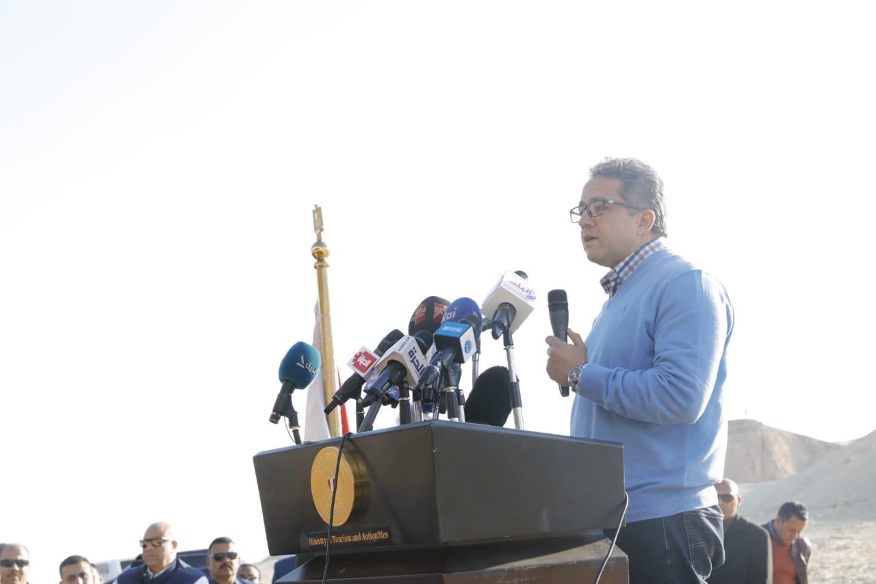 تفاصيل زيارة وزير السياحة و الاثار د. خالد الغناني في المنيا 