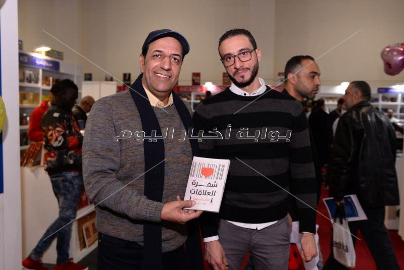 مصطفى قمر ودينا عبد الله وإيناس مكي بحفل توقيع كتاب «شفرة العلاقات»