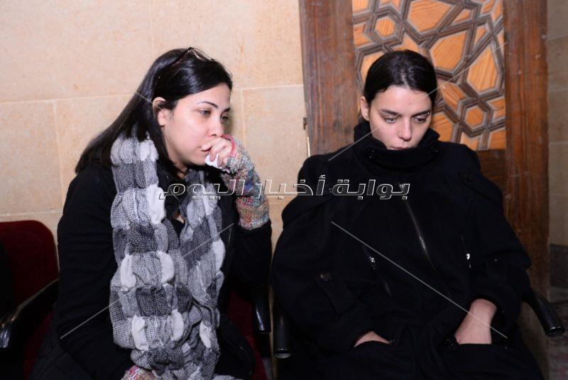 محمد محي وممدوح موسى في عزاء والدة هبة السيسي