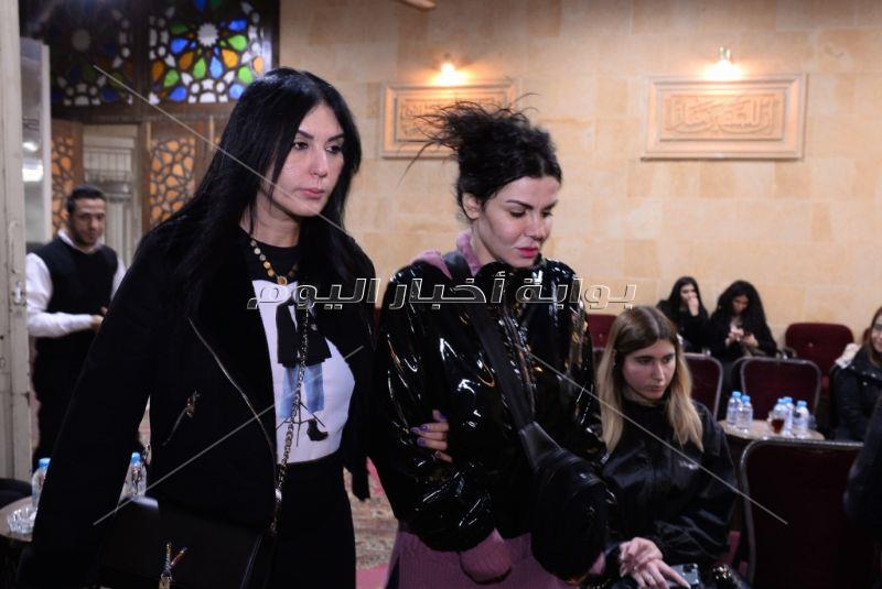 محمد محي وممدوح موسى في عزاء والدة هبة السيسي