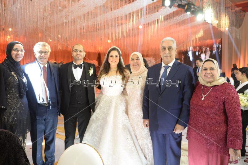 تامر حسني والليثي يُشعلان زفاف «أحمد وهنا»