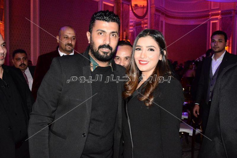 حكيم والليثي نجما زفاف «يوستينا وروماني» بحضور النجوم