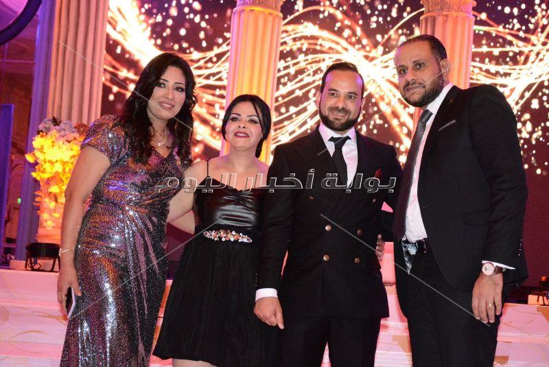 حكيم والليثي نجما زفاف «يوستينا وروماني» بحضور النجوم