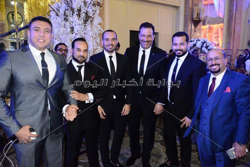 حكيم والليثي نجما زفاف «يوستينا وروماني» بحضور النجوم