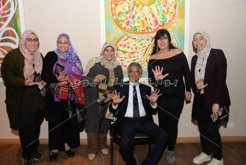 أشرف زكي وفيفي عبده وخالد جلال يفتتحون معرض حسين العزبي