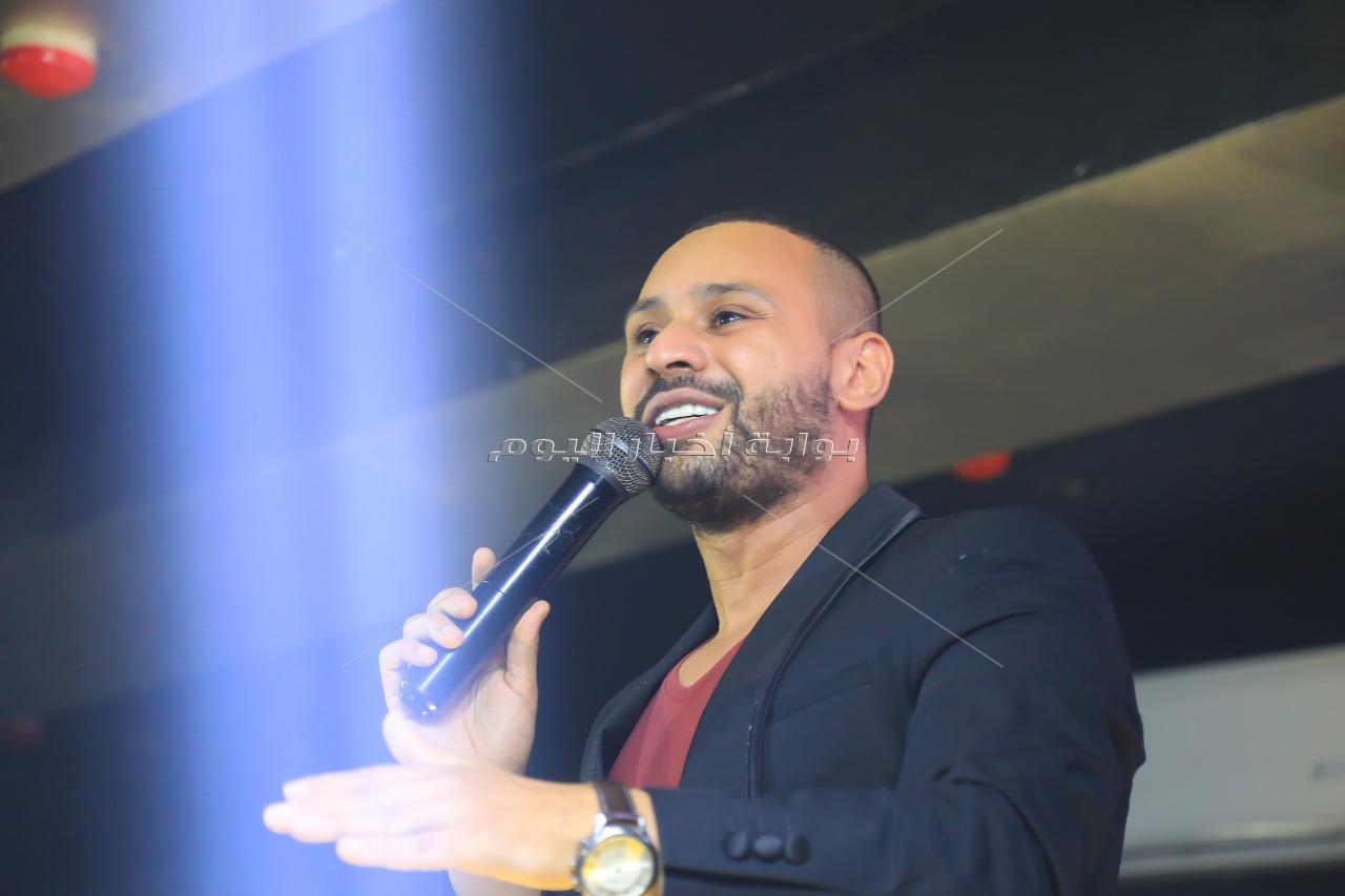 محمد الريفي يُشعل حفله بالقاهرة