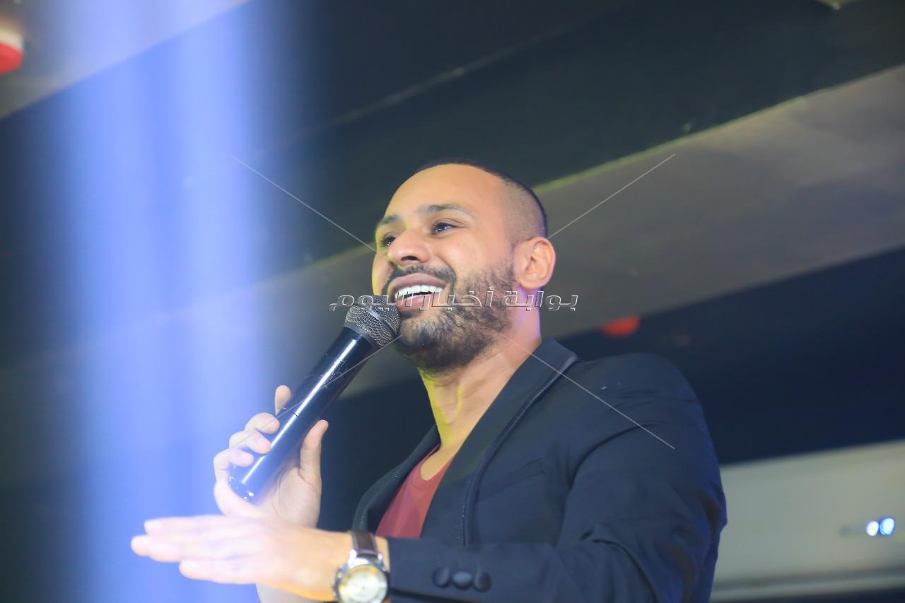 محمد الريفي يُشعل حفله بالقاهرة