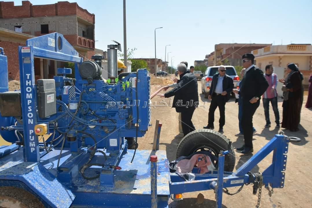 محافظ جنوب سيناء يتفقد ازالة اثار السيول بمدينة ابوزنيمة وابورديس